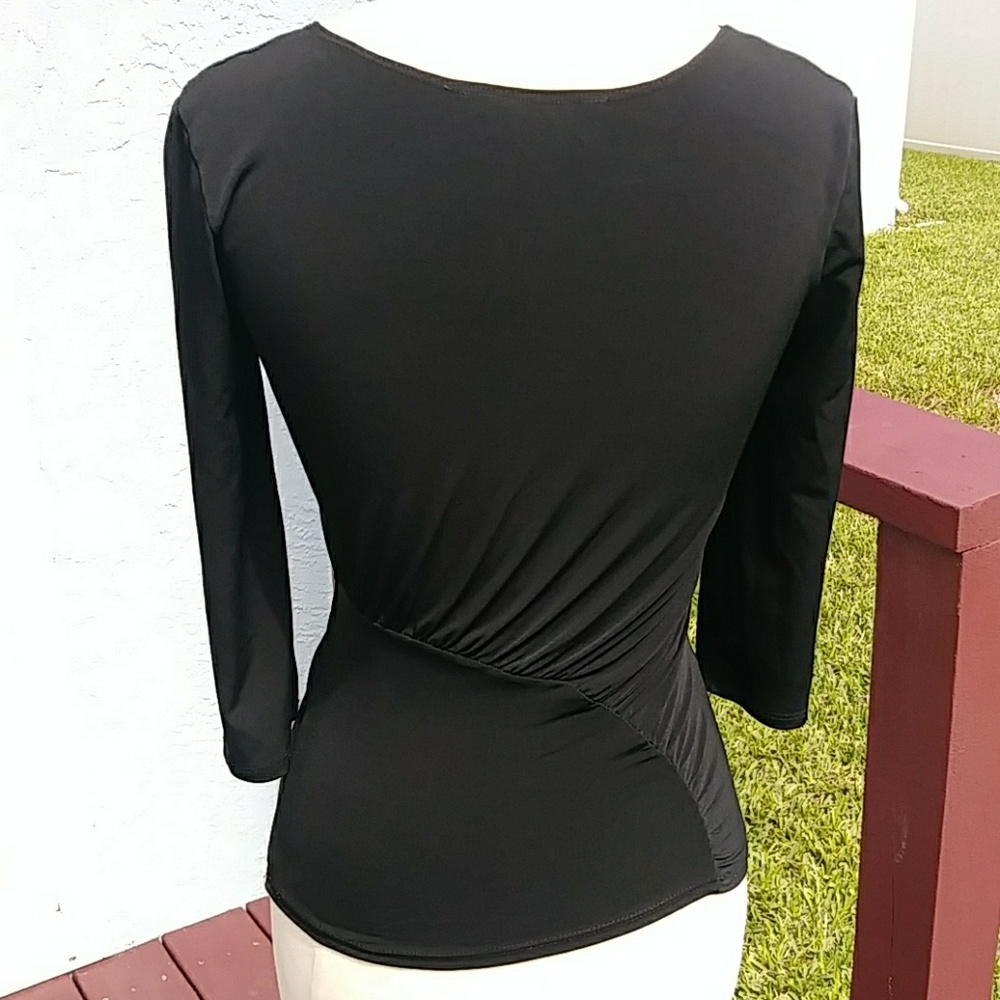 Parallel women's pullover top. - Picture 3 of 6